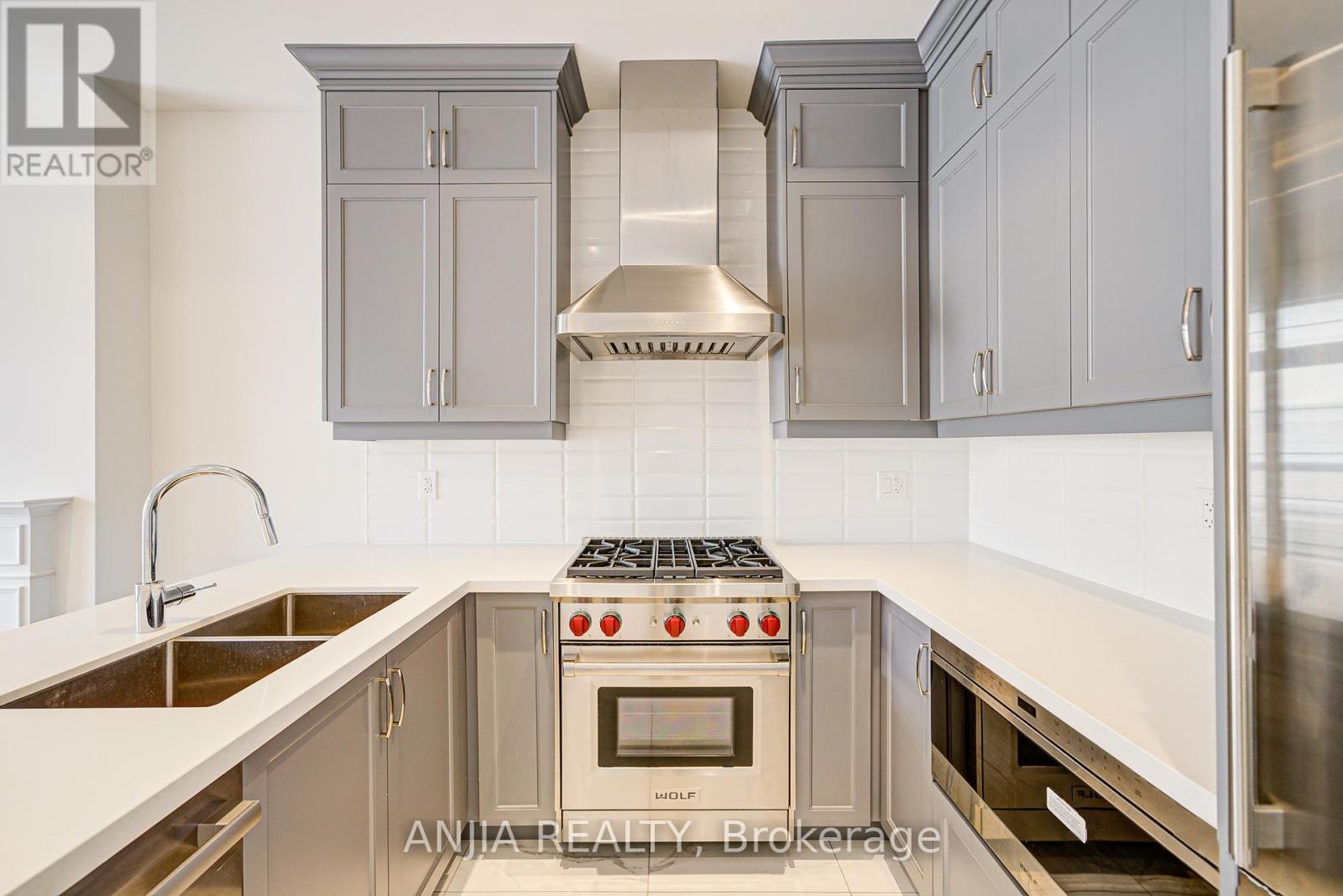 7 Bright Terrace Way, Markham, Ontario  L6C 3L5 - Photo 16 - N12254513