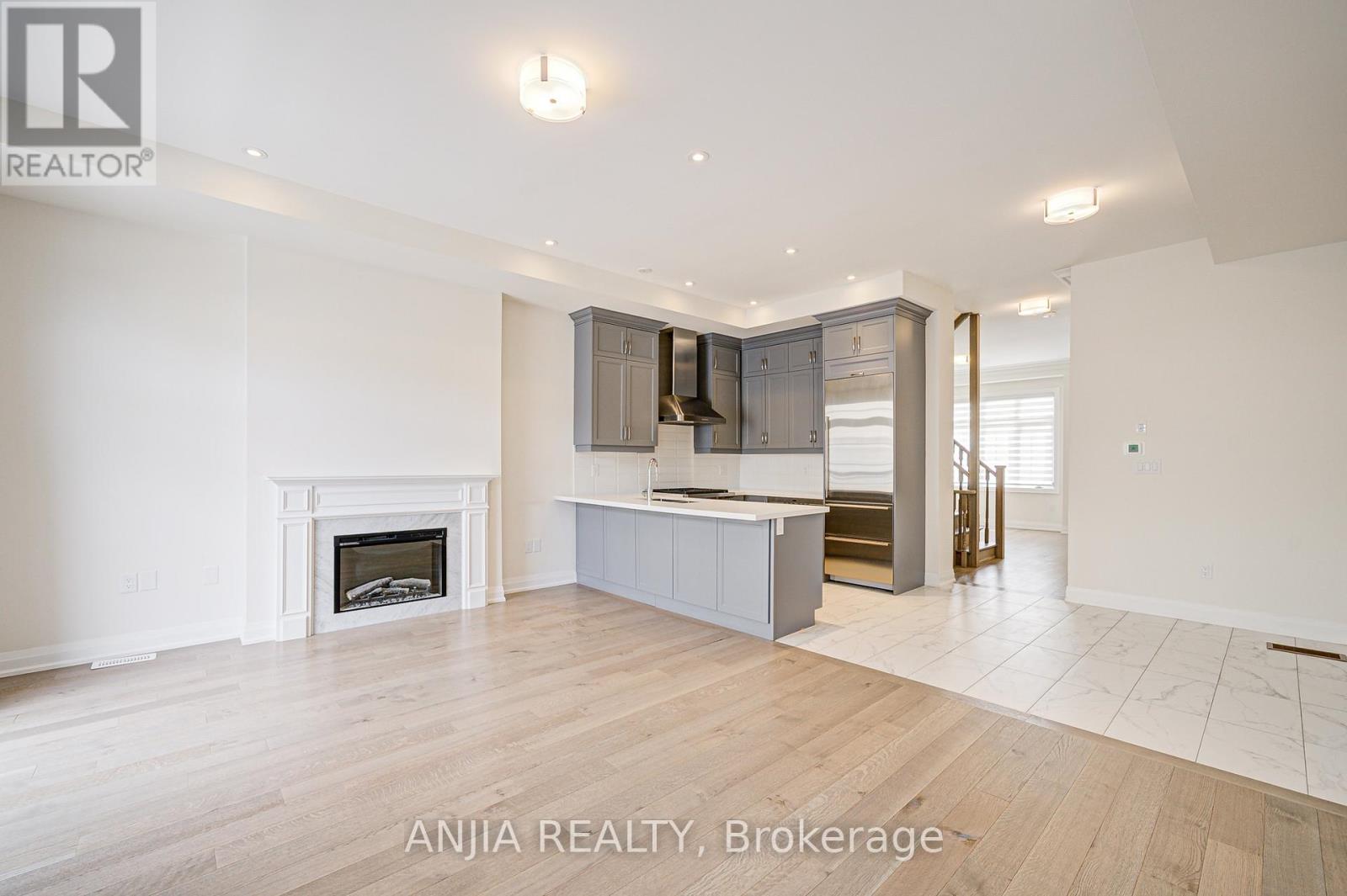 7 Bright Terrace Way, Markham, Ontario  L6C 3L5 - Photo 17 - N12254513