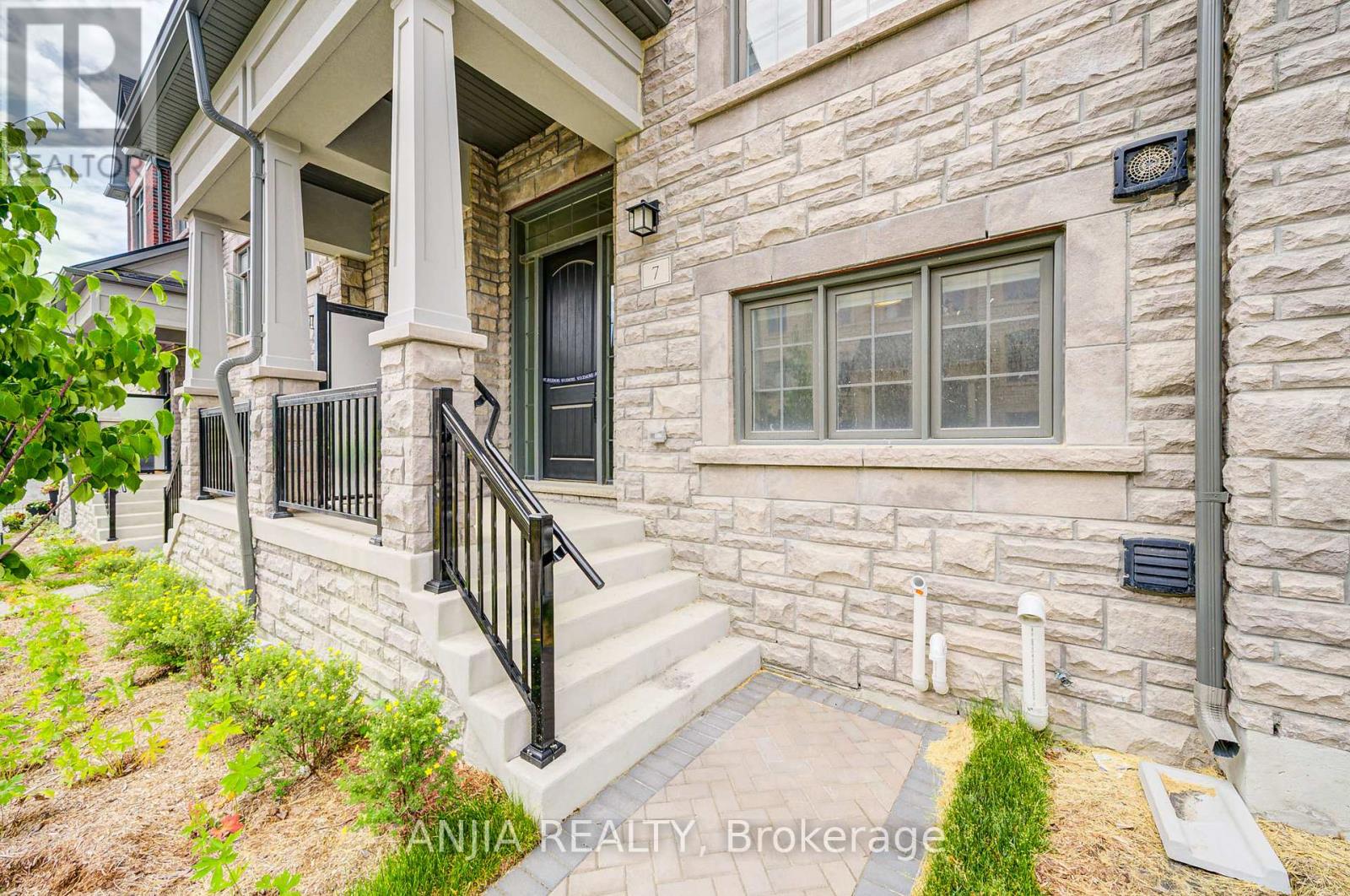 Property at 7 BRIGHT TERRACE WAY image 2