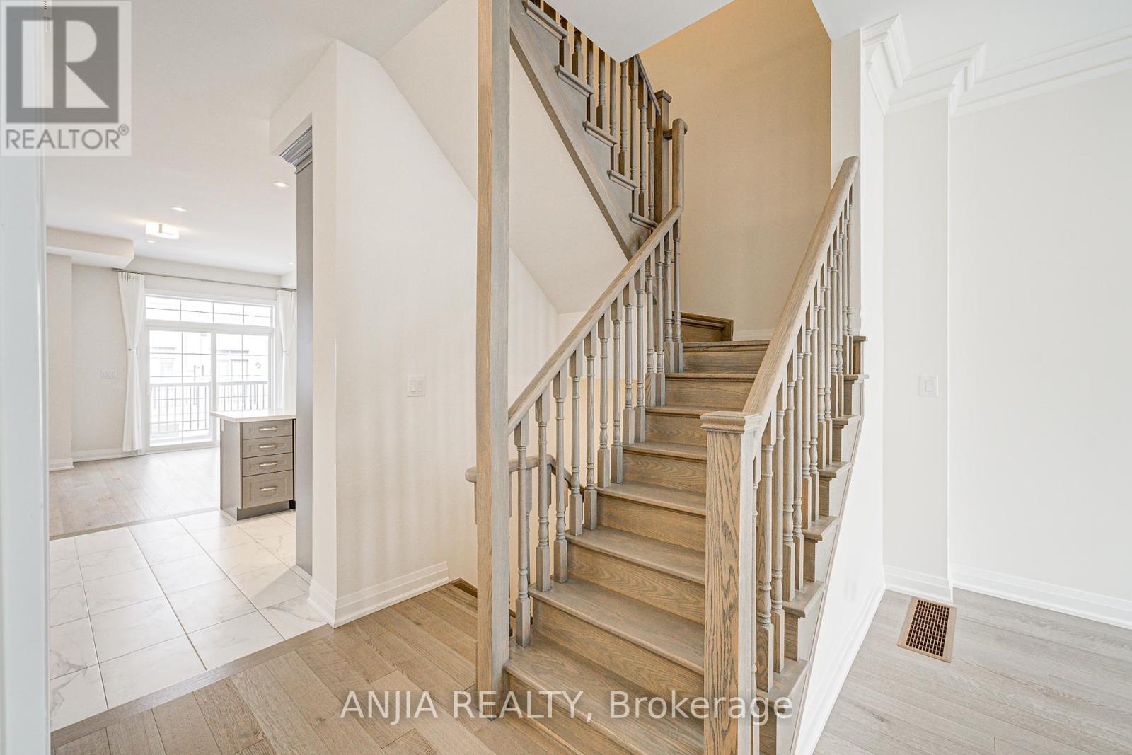 7 Bright Terrace Way, Markham, Ontario  L6C 3L5 - Photo 22 - N12254513