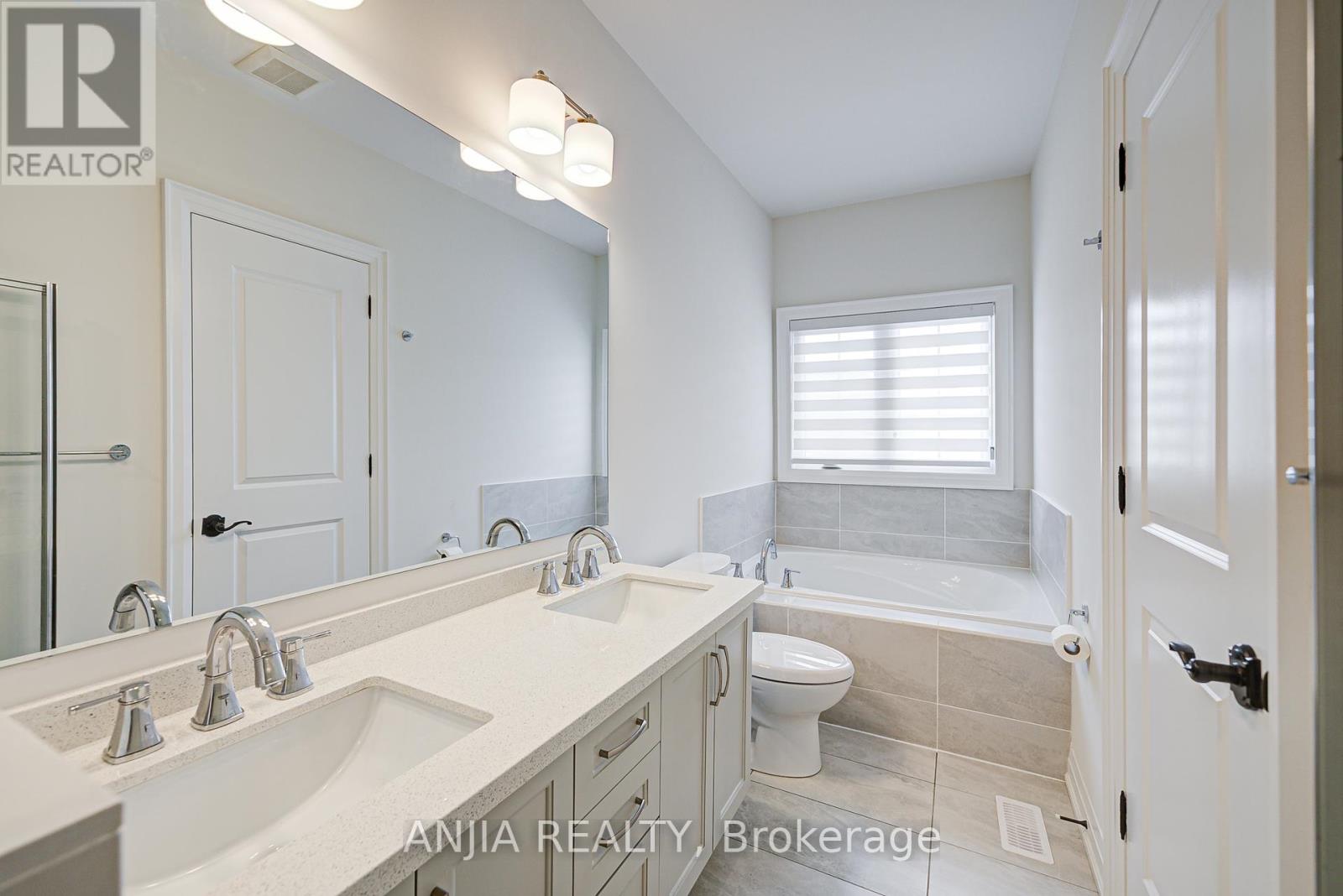 7 Bright Terrace Way, Markham, Ontario  L6C 3L5 - Photo 27 - N12254513