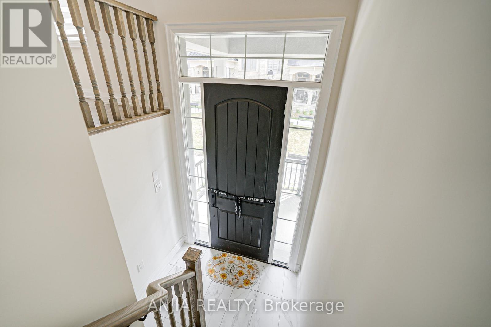 7 Bright Terrace Way, Markham, Ontario  L6C 3L5 - Photo 9 - N12254513