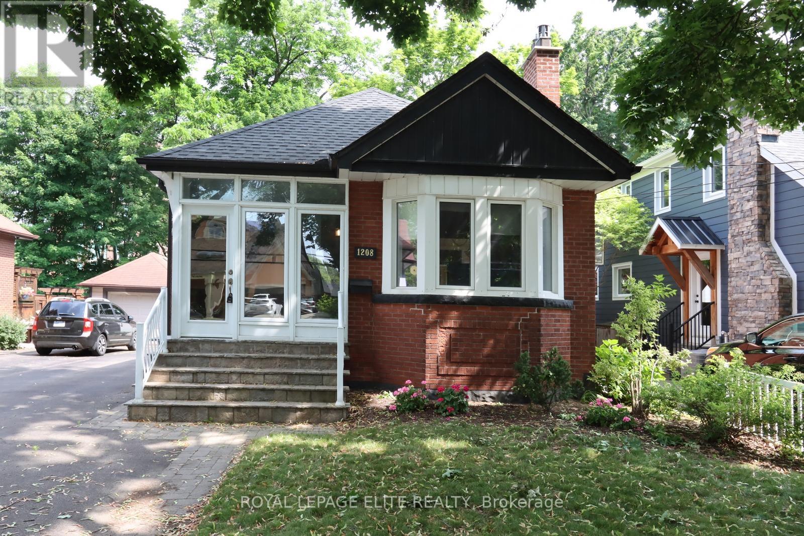 Property at 1208 BELLVIEW STREET image 1