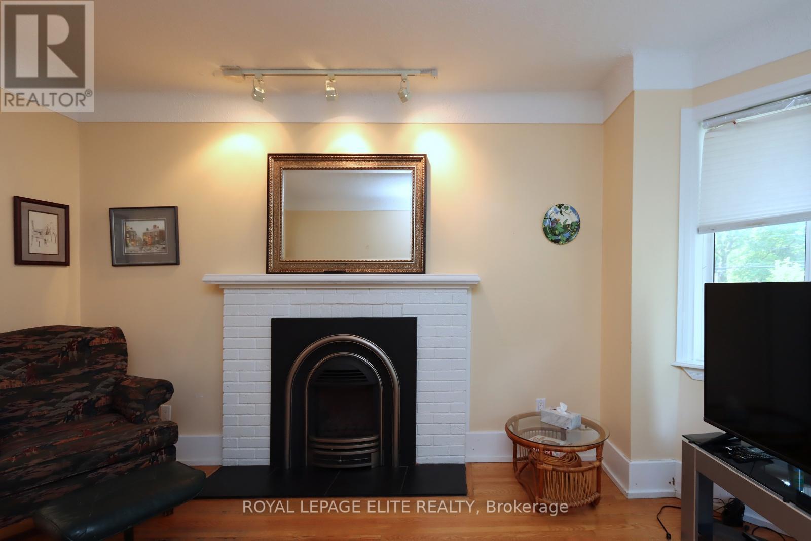 Property at 1208 BELLVIEW STREET image 4