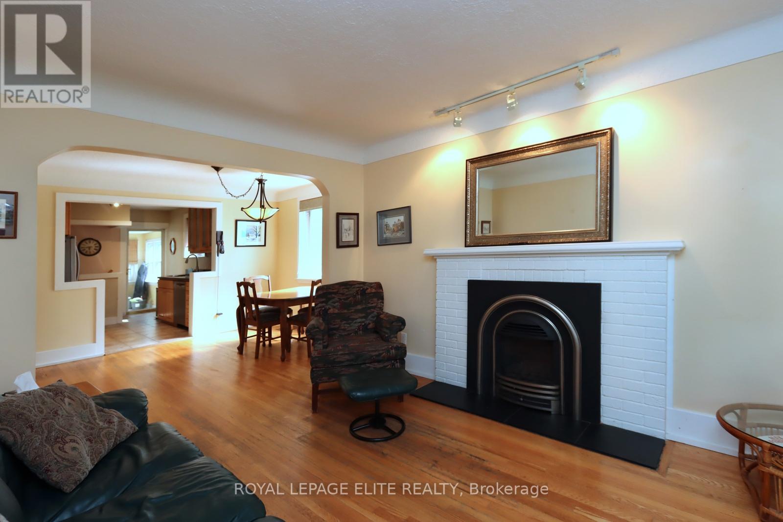 Property at 1208 BELLVIEW STREET image 5