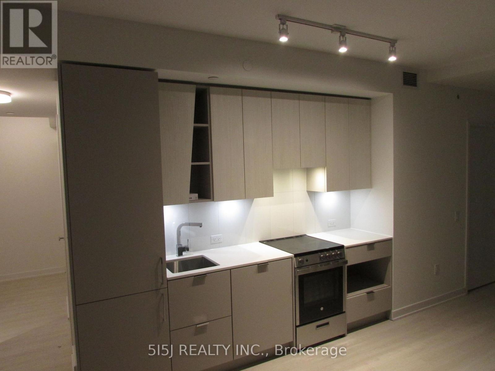 5209 - 3883 Quartz Road, Mississauga, Ontario  L5B 0M4 - Photo 2 - W12254530
