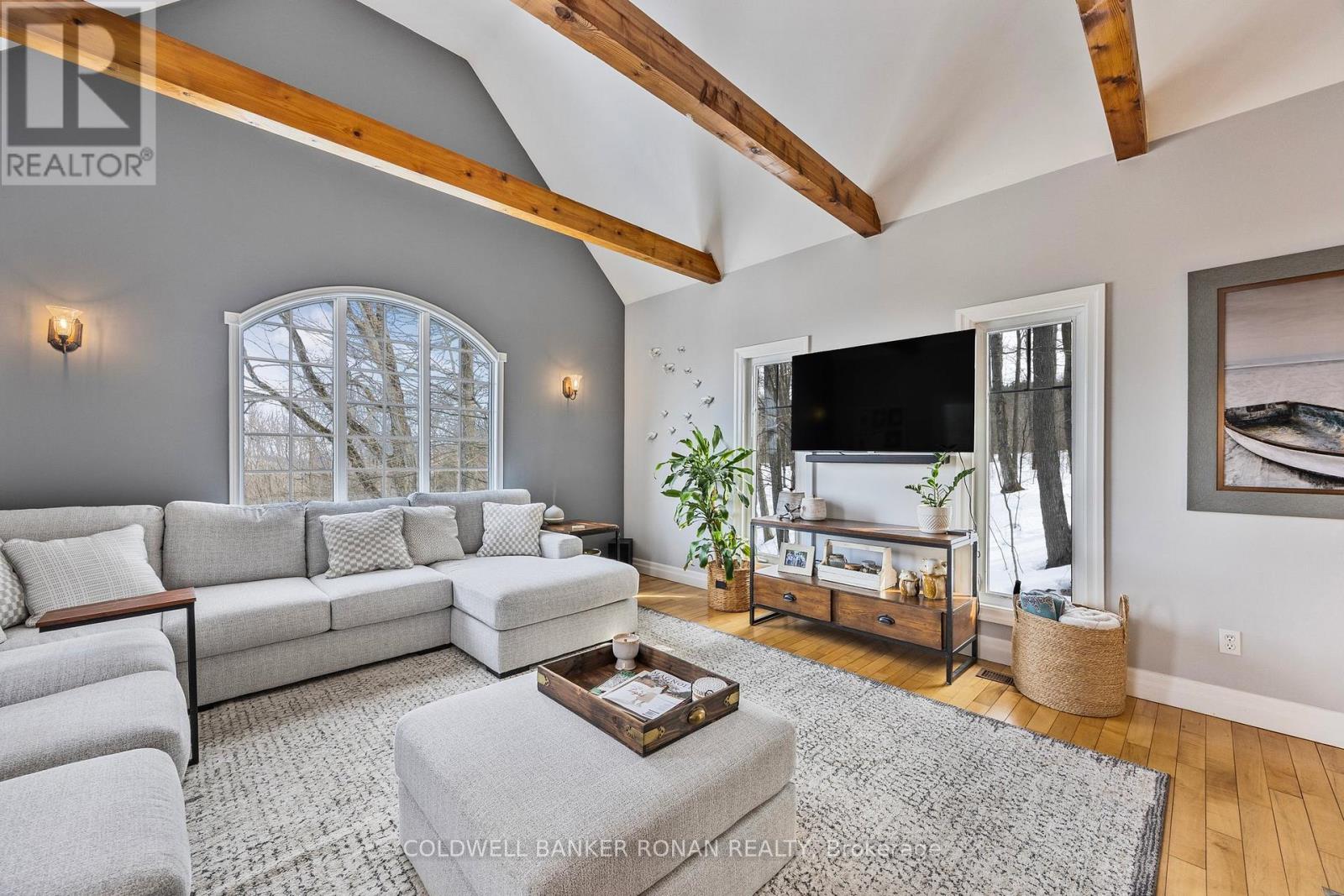 38 Big Tree Circle, Mulmur, Ontario  L0M 1M0 - Photo 5 - X12254529