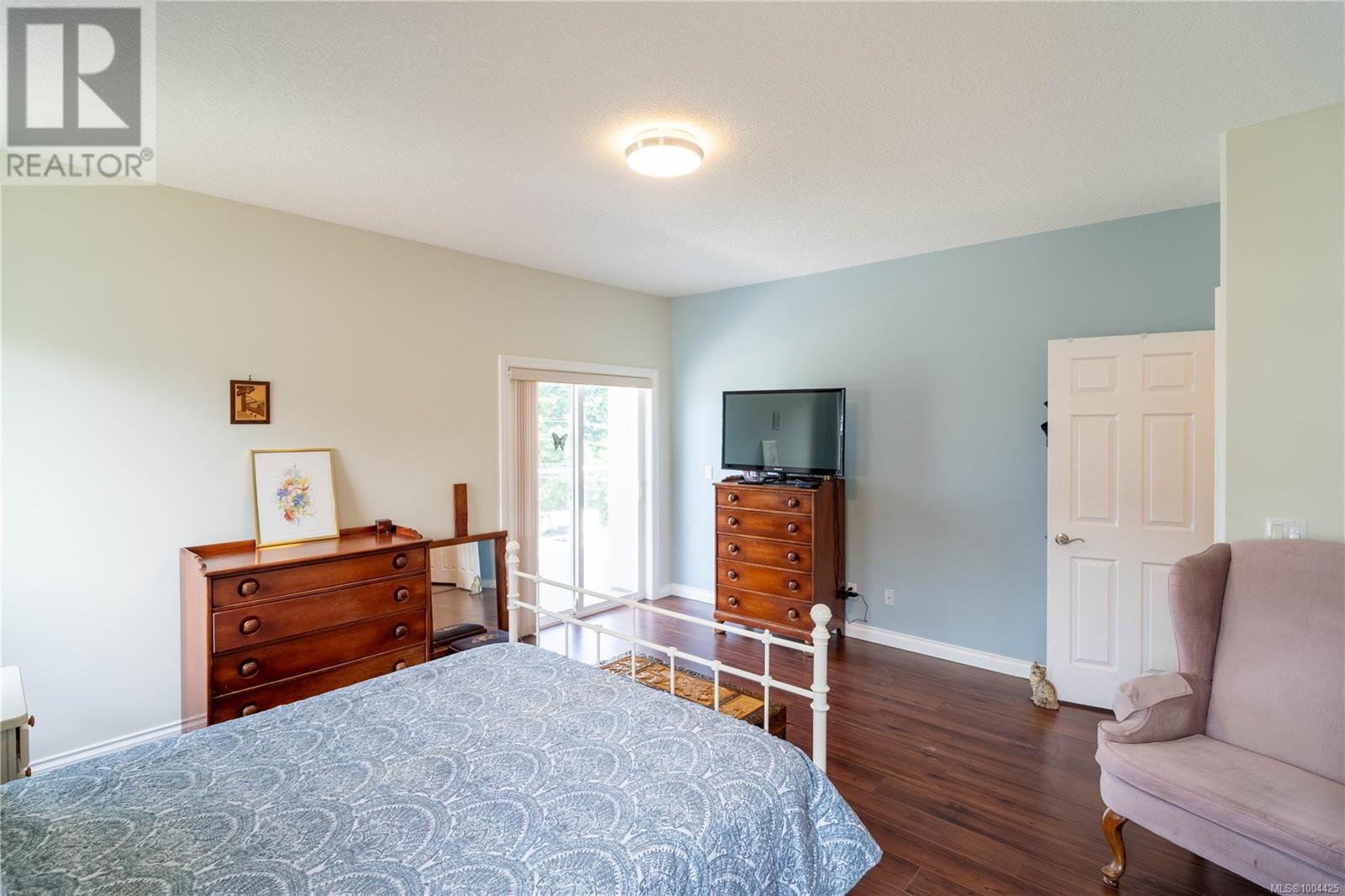 Property at 563 Halliday Pl image 1
