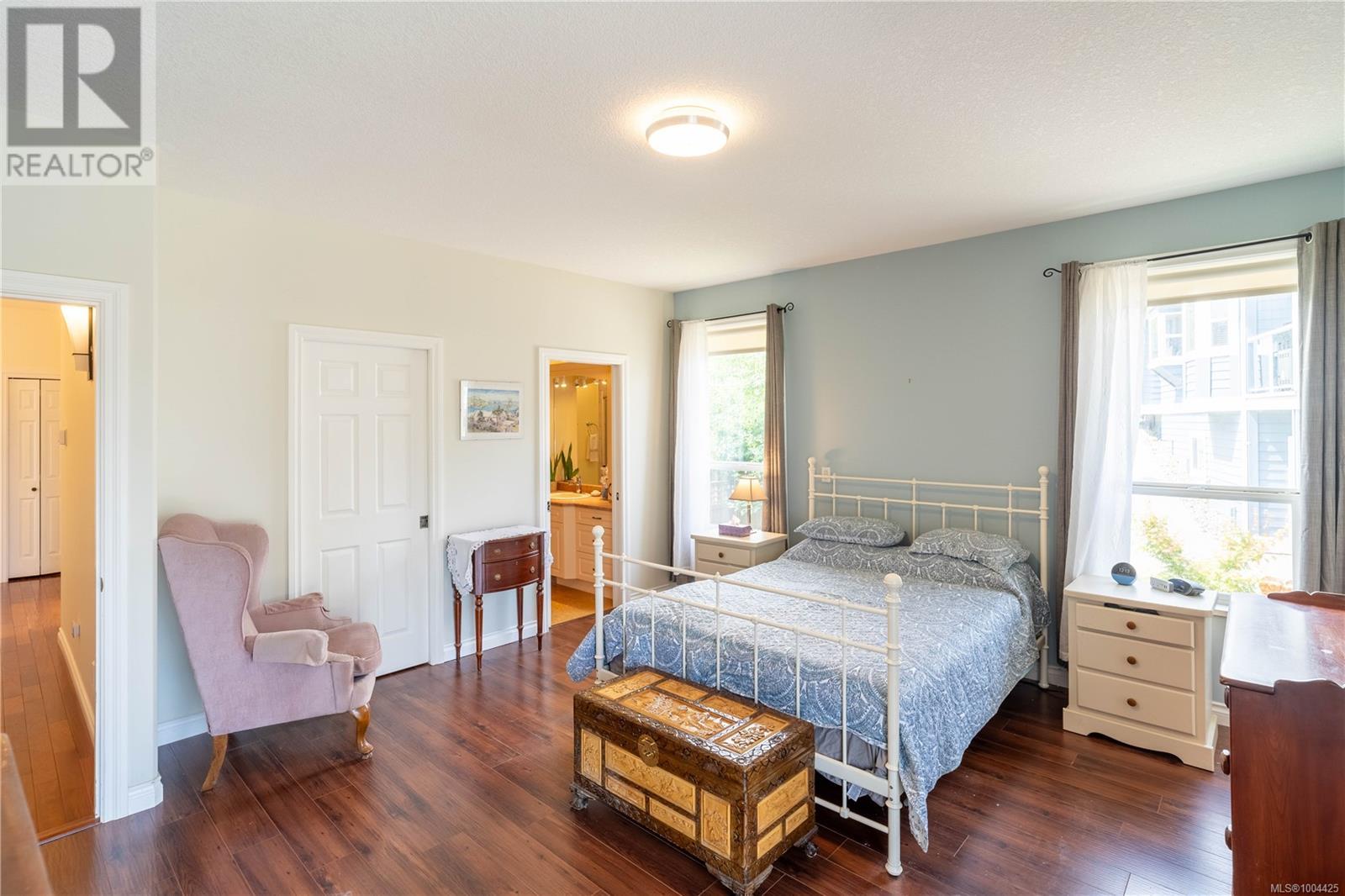 Property at 563 Halliday Pl image 3