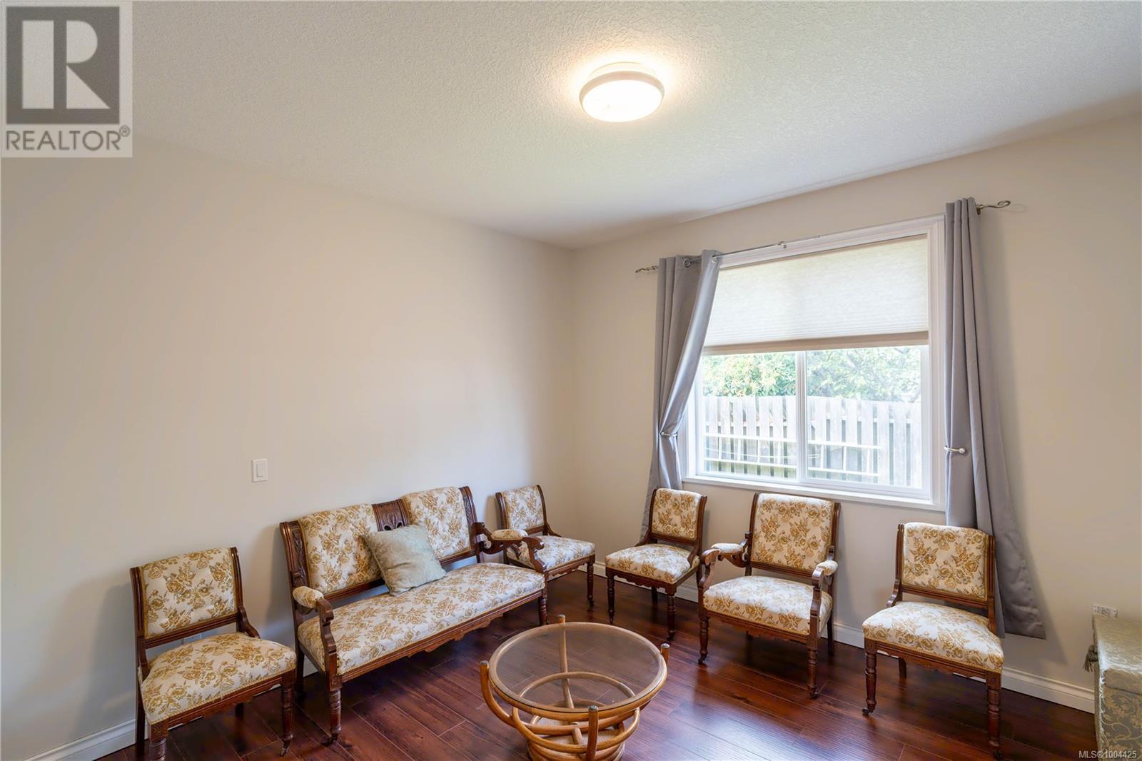 Property at 563 Halliday Pl image 5