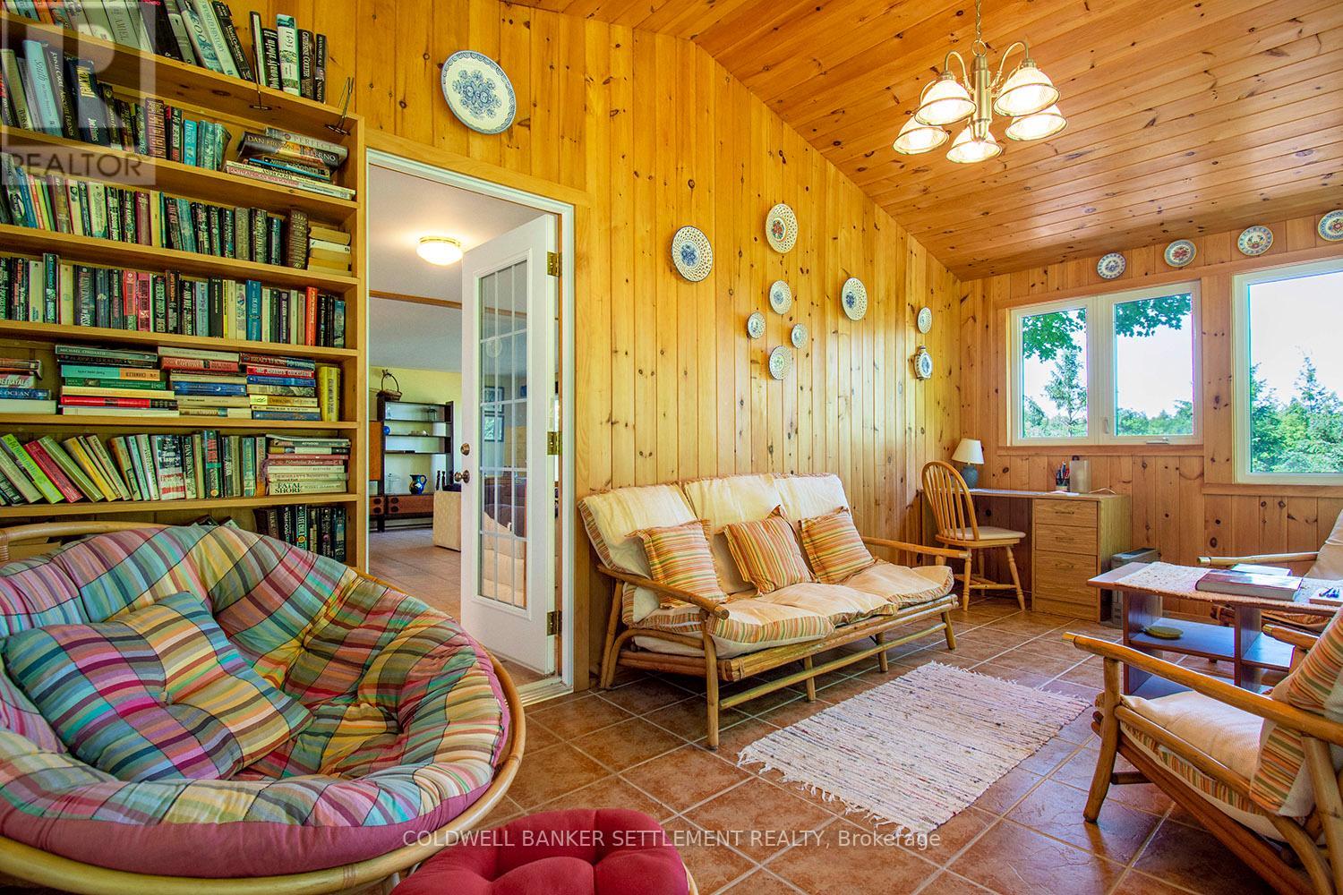 1136c Northview Lane, Central Frontenac, Ontario  K0H 2P0 - Photo 8 - X12254562