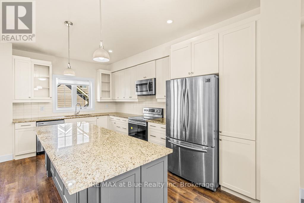 Property at 181 YELLOW BIRCH CRESCENT image 4