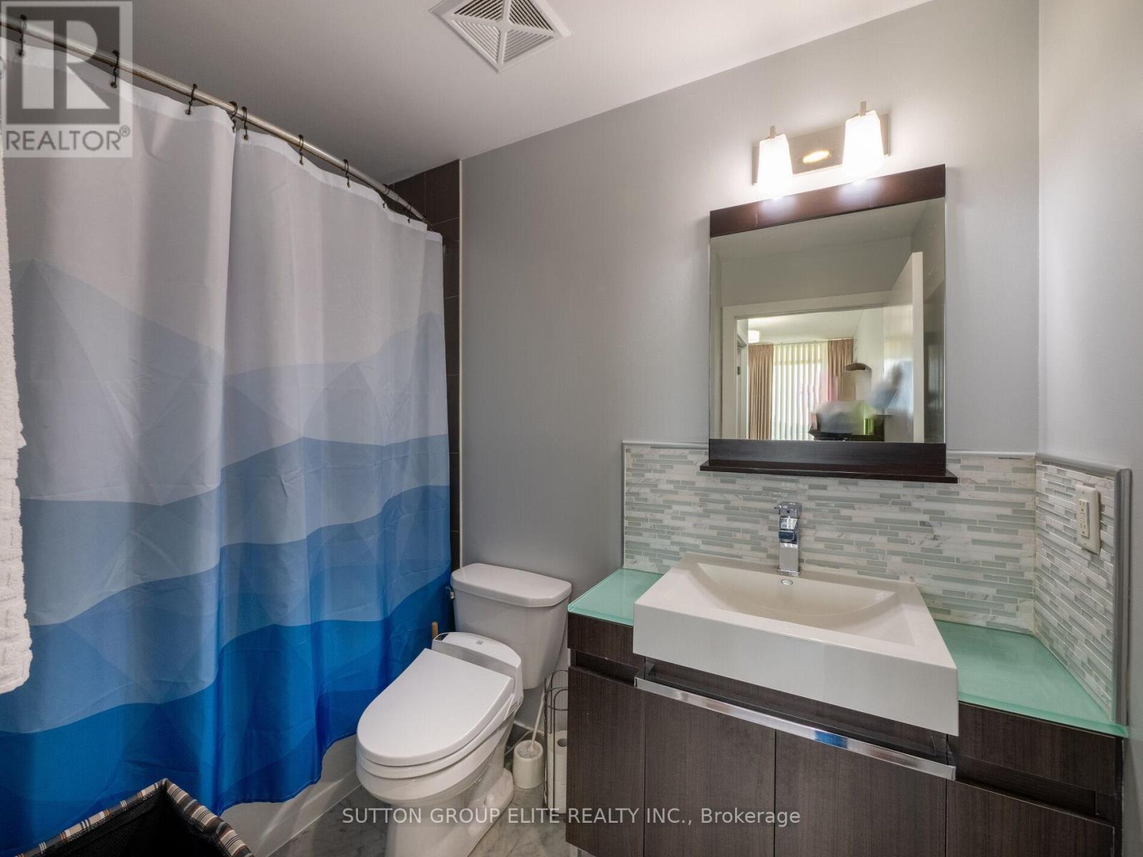 515 - 30 Canterbury Place, Toronto, Ontario  M2N 0B9 - Photo 20 - C12254602