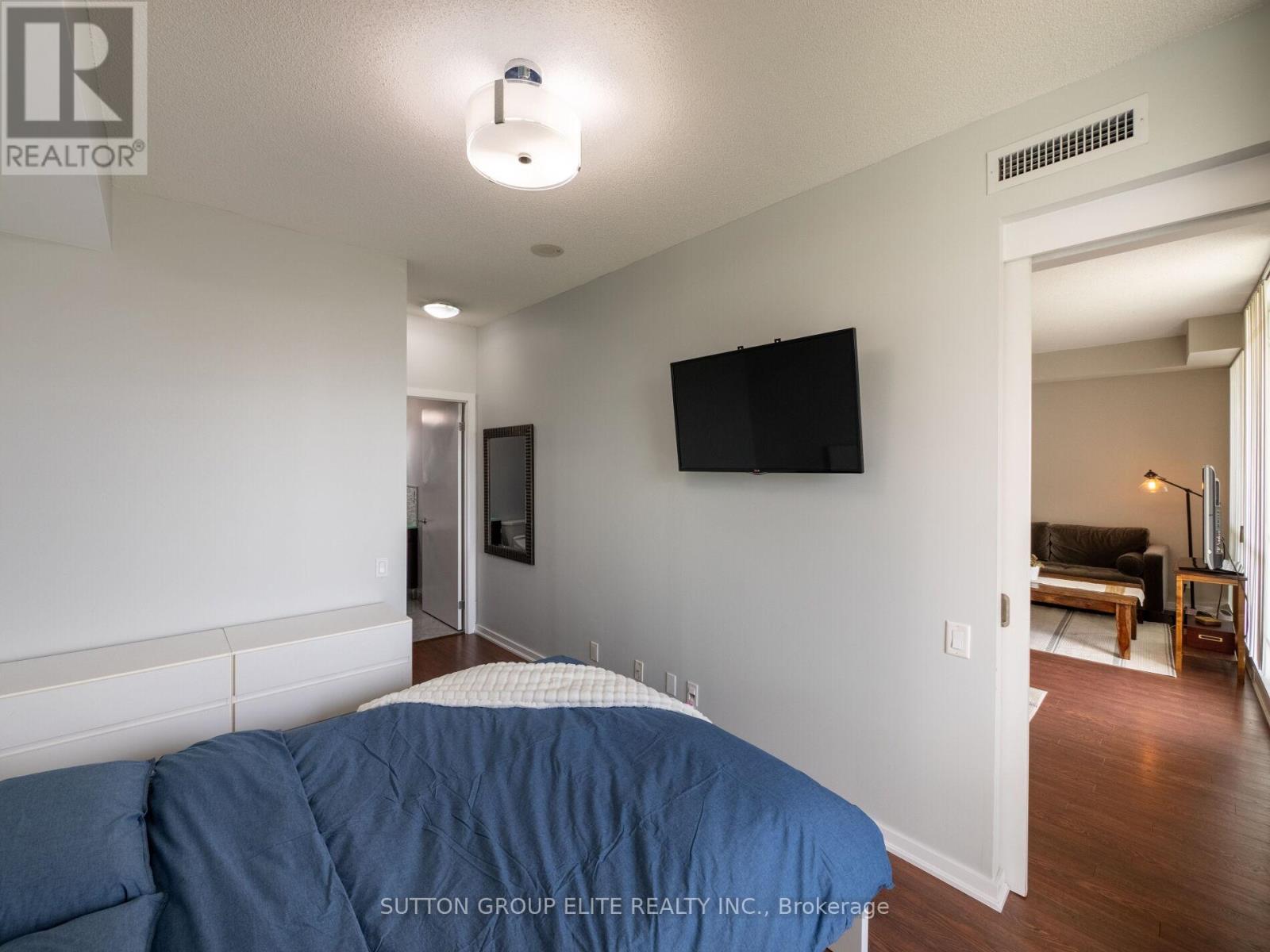 515 - 30 Canterbury Place, Toronto, Ontario  M2N 0B9 - Photo 23 - C12254602