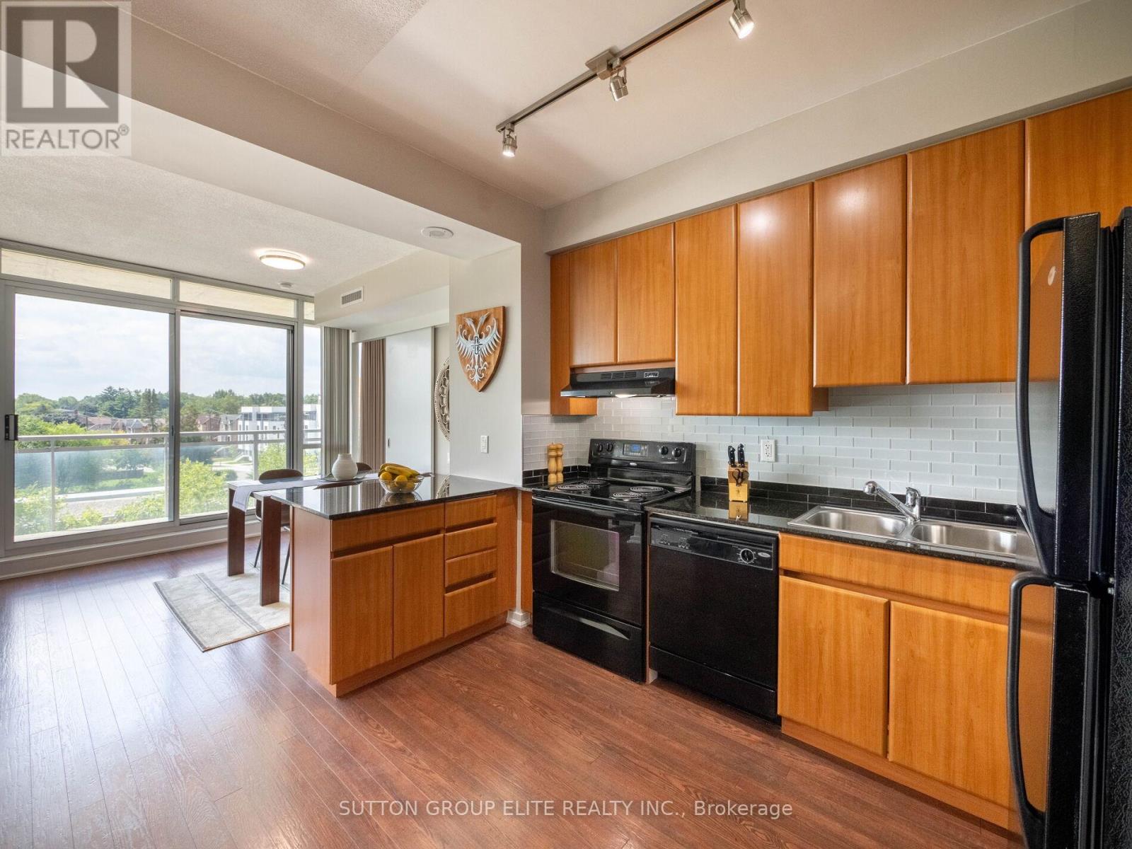 515 - 30 Canterbury Place, Toronto, Ontario  M2N 0B9 - Photo 8 - C12254602