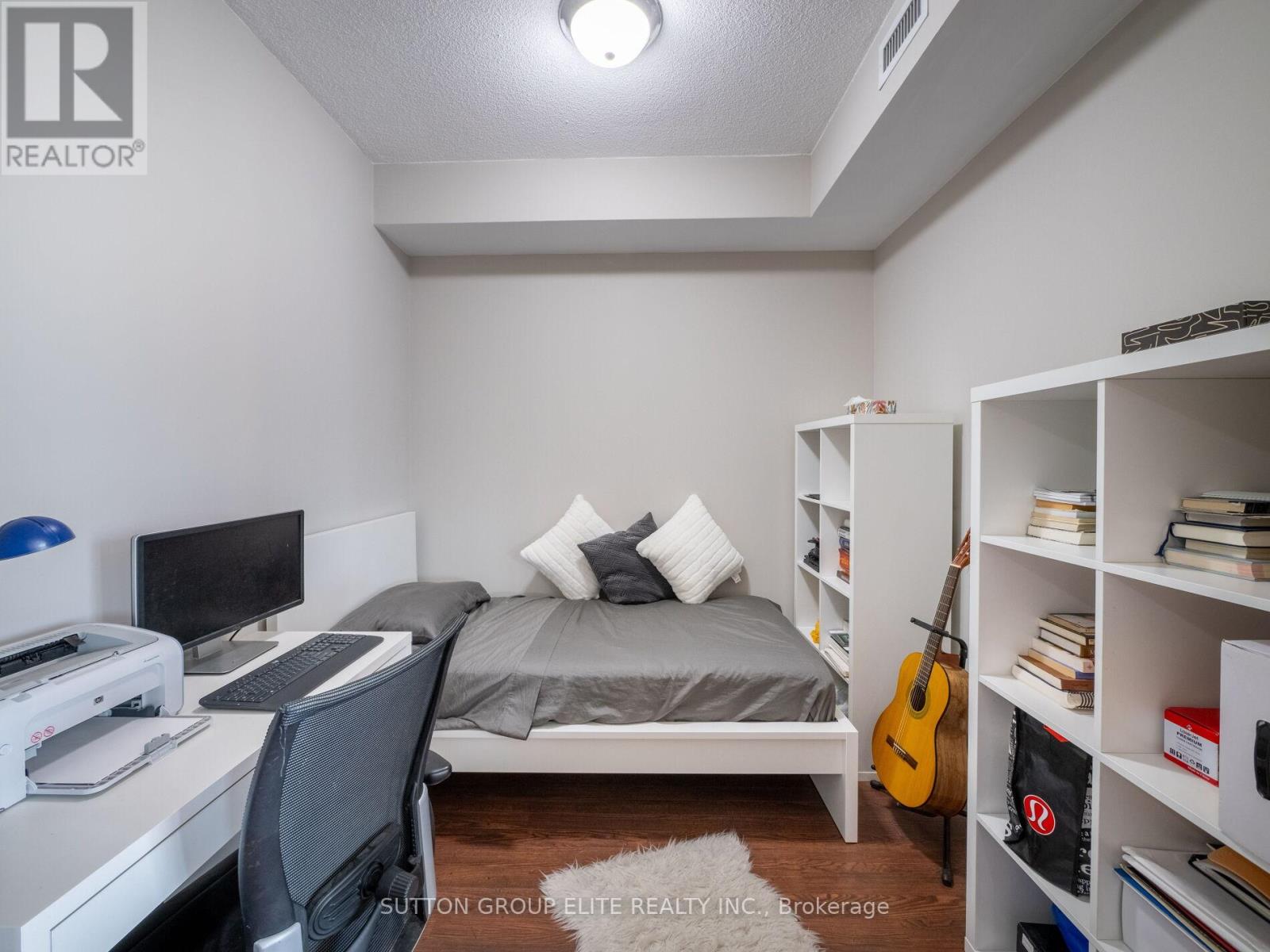 515 - 30 Canterbury Place, Toronto, Ontario  M2N 0B9 - Photo 9 - C12254602