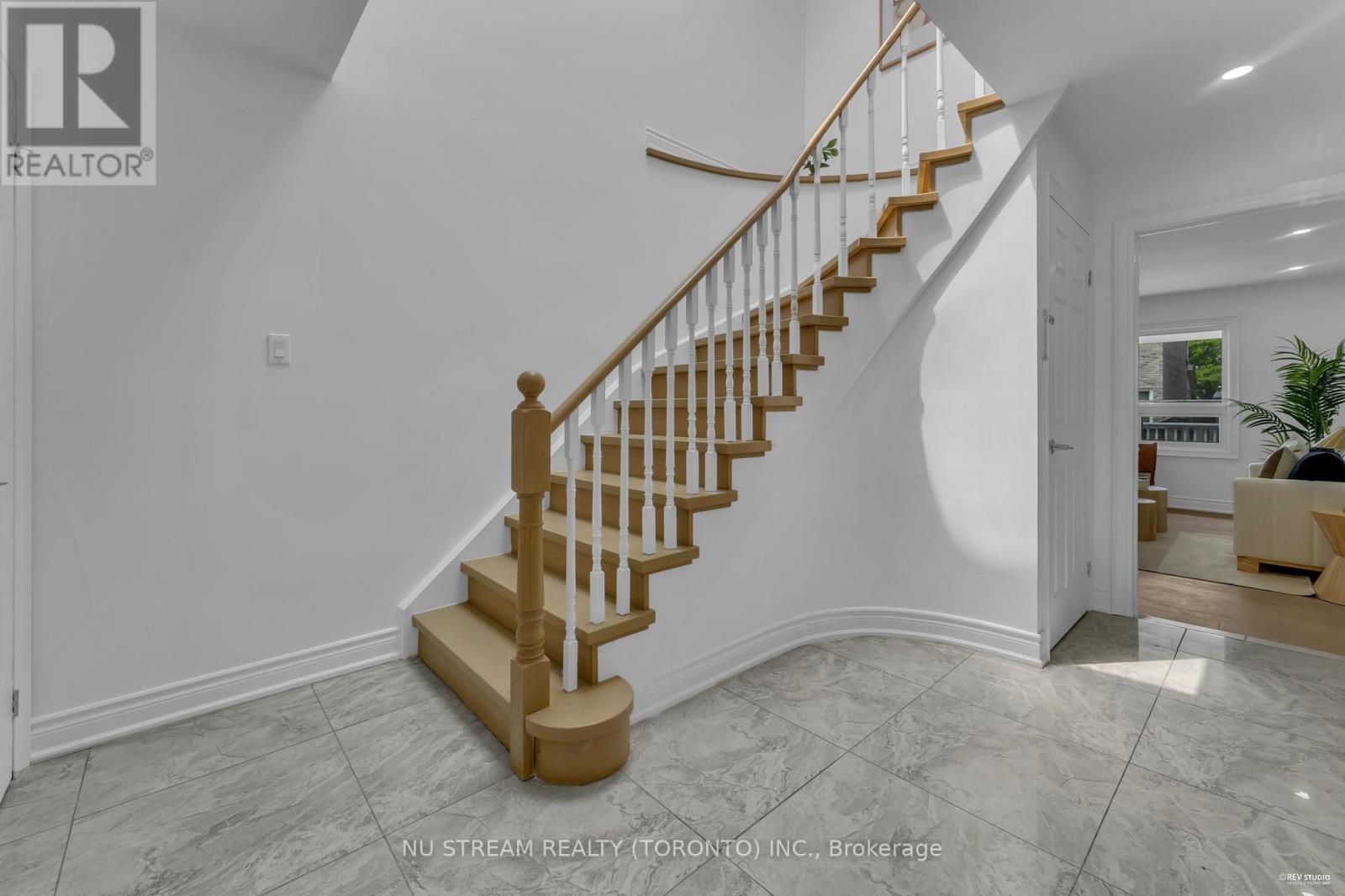 Property at 26 SILBURY DRIVE image 5