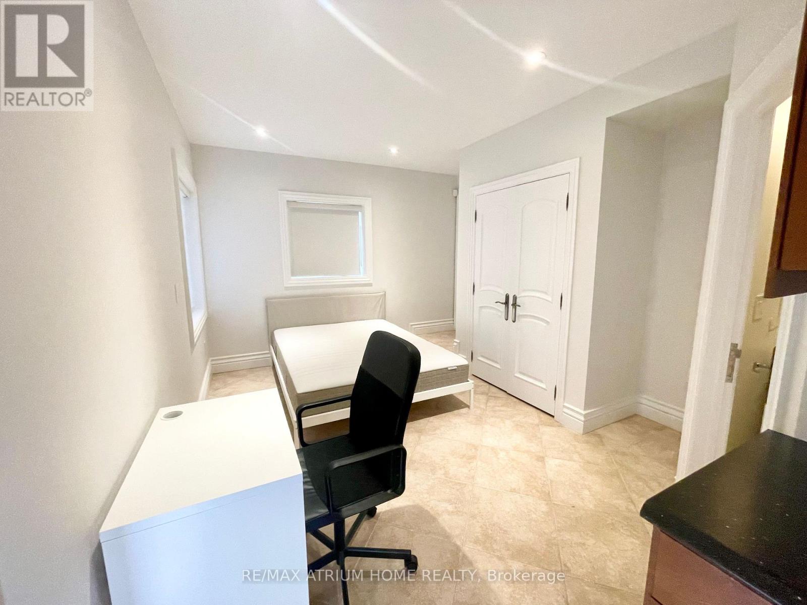 185 Parkview Avenue, Toronto, Ontario  M2N 3Y9 - Photo 8 - C12254212