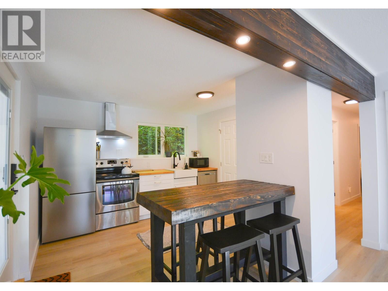 4731 Sinclair Bay Road, Pender Harbour, British Columbia  V0N 1S1 - Photo 11 - R3021627