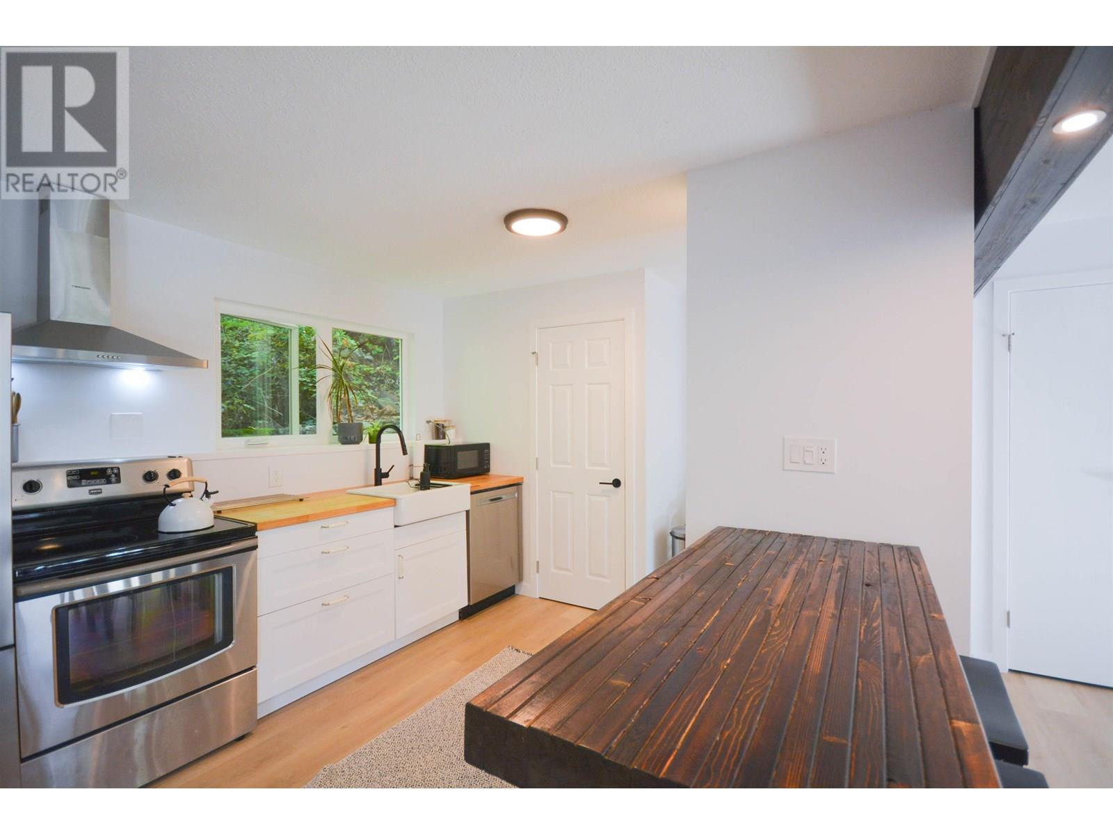 4731 Sinclair Bay Road, Pender Harbour, British Columbia  V0N 1S1 - Photo 12 - R3021627
