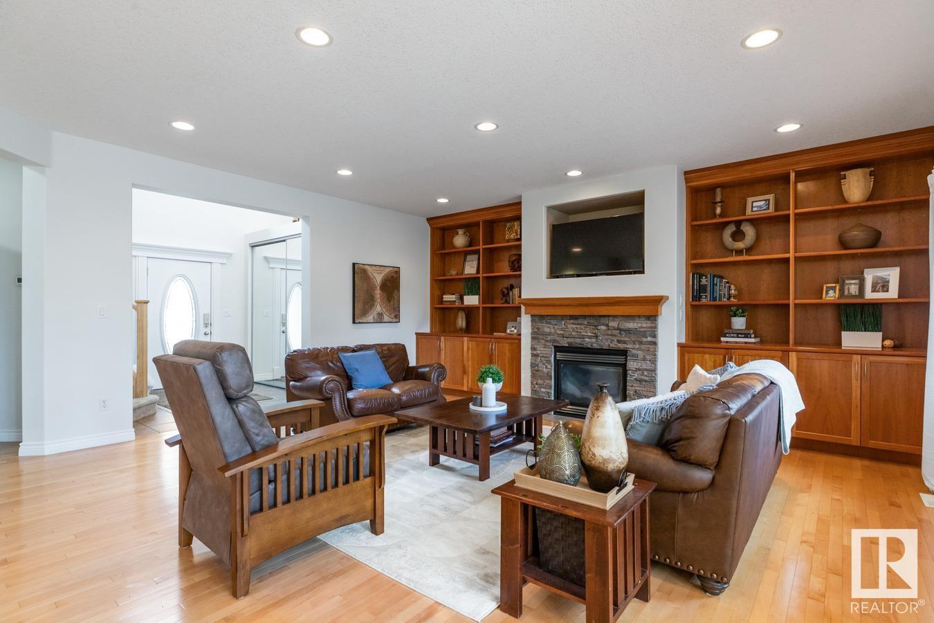 Property at 81 RIDGELAND BA image 3