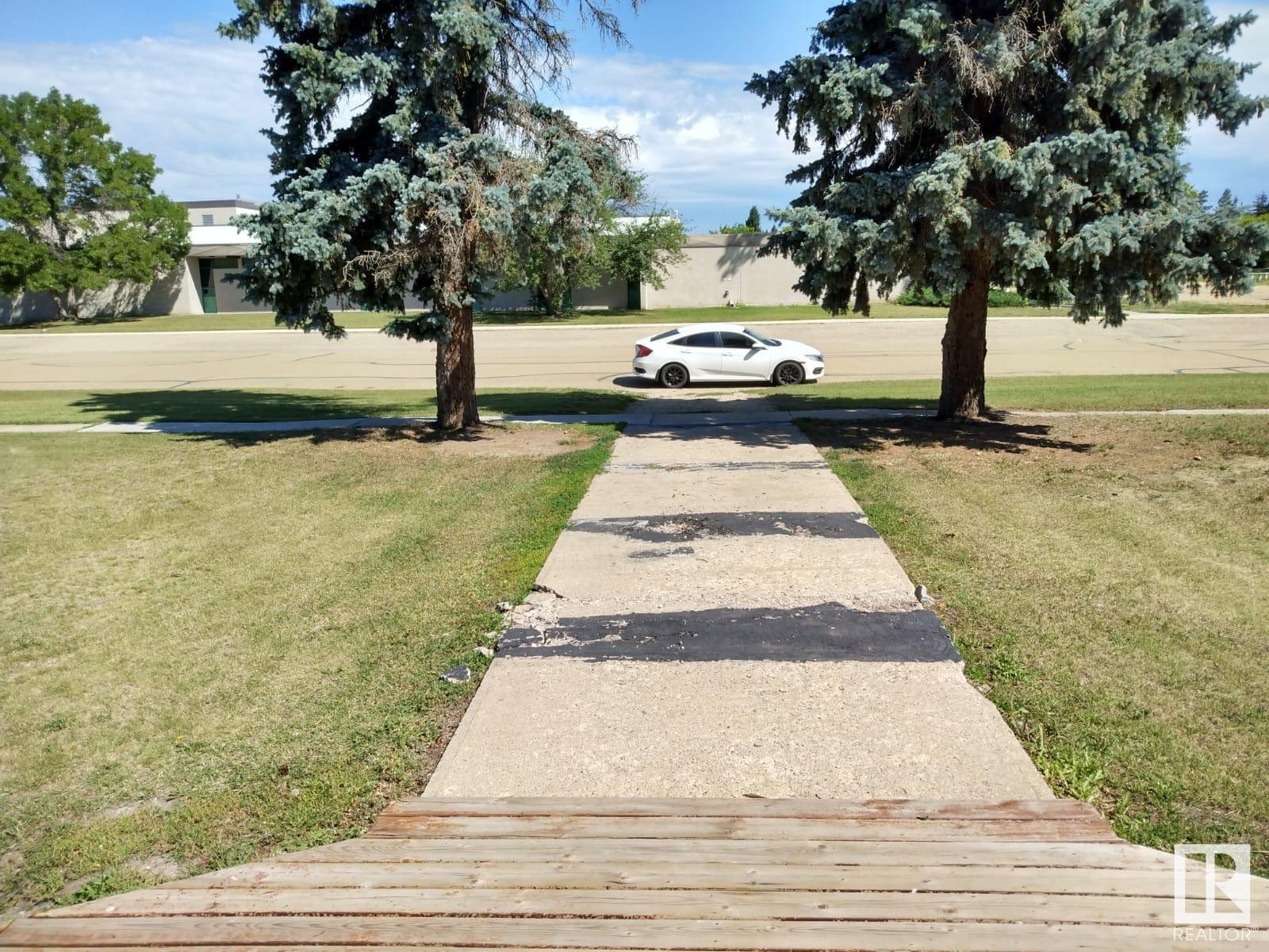 5102 50 Av, Sedgewick, Alberta  T0B 4C0 - Photo 8 - E4445092