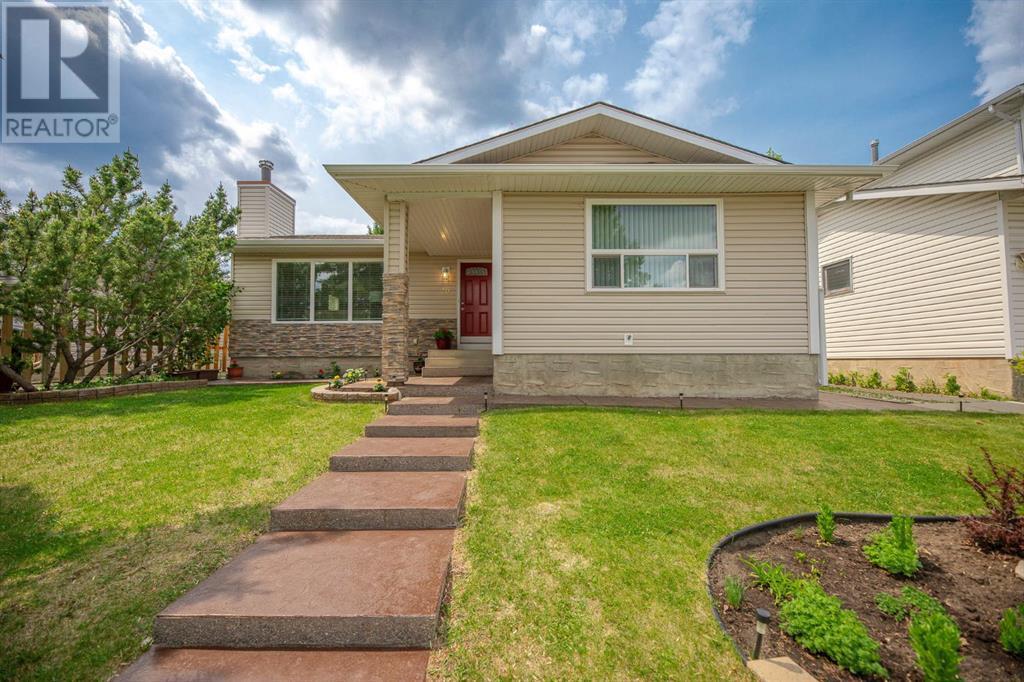 Property at 20 Woodford Crescent SW image 3