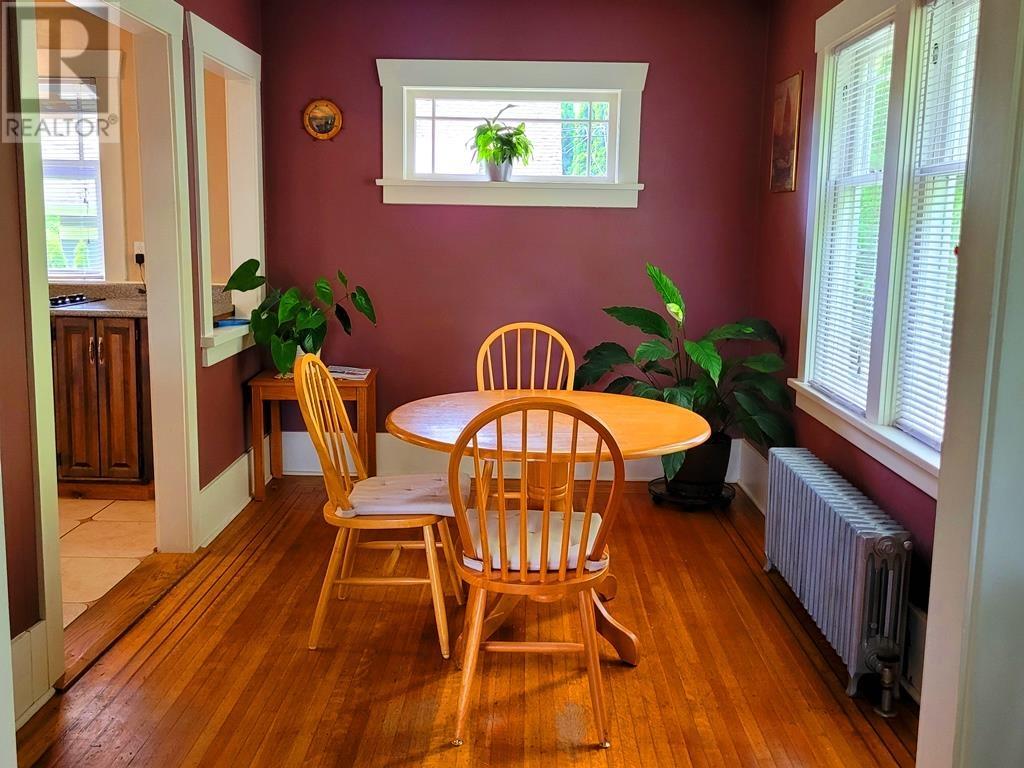 Listing Picture 7 of 38 : 3346 W 10TH AVENUE, Vancouver / 溫哥華 - 魯藝地產 Yvonne Lu Group - MLS Medallion Club Member