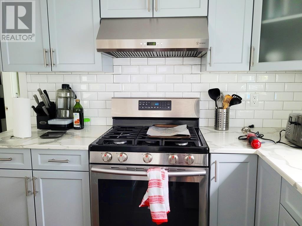 Listing Picture 24 of 38 : 3346 W 10TH AVENUE, Vancouver / 溫哥華 - 魯藝地產 Yvonne Lu Group - MLS Medallion Club Member