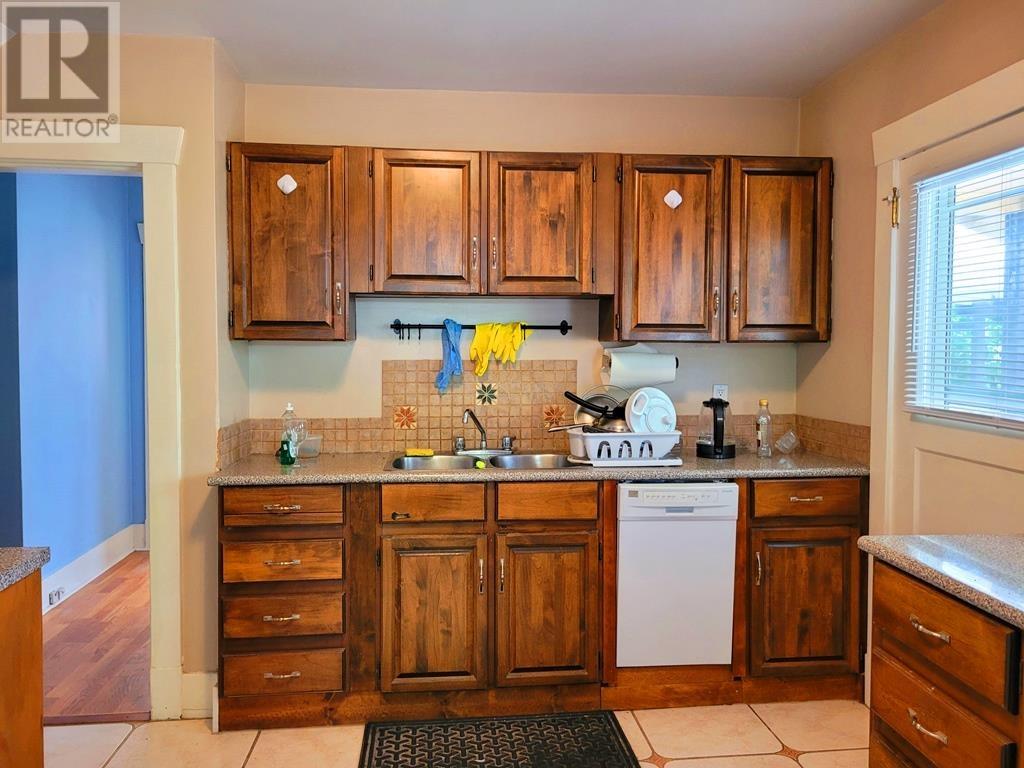 Listing Picture 9 of 38 : 3346 W 10TH AVENUE, Vancouver / 溫哥華 - 魯藝地產 Yvonne Lu Group - MLS Medallion Club Member