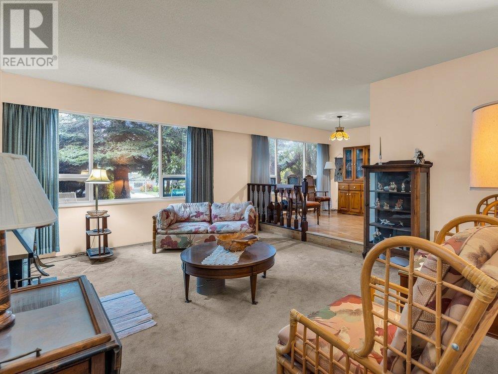 Property at 477 55 STREET image 3