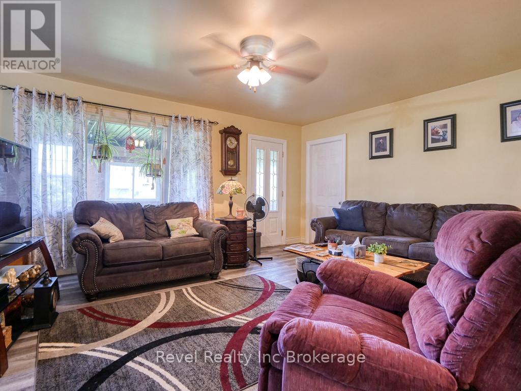 47 Mckeand Street, Ingersoll, Ontario  N5C 3H7 - Photo 11 - X12254649