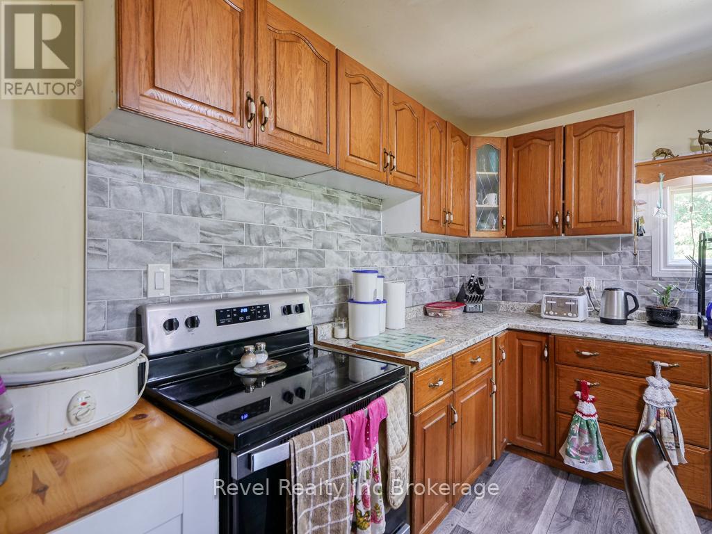 47 Mckeand Street, Ingersoll, Ontario  N5C 3H7 - Photo 14 - X12254649