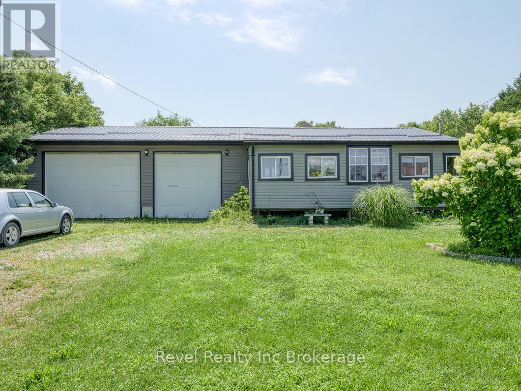 47 Mckeand Street, Ingersoll, Ontario  N5C 3H7 - Photo 3 - X12254649