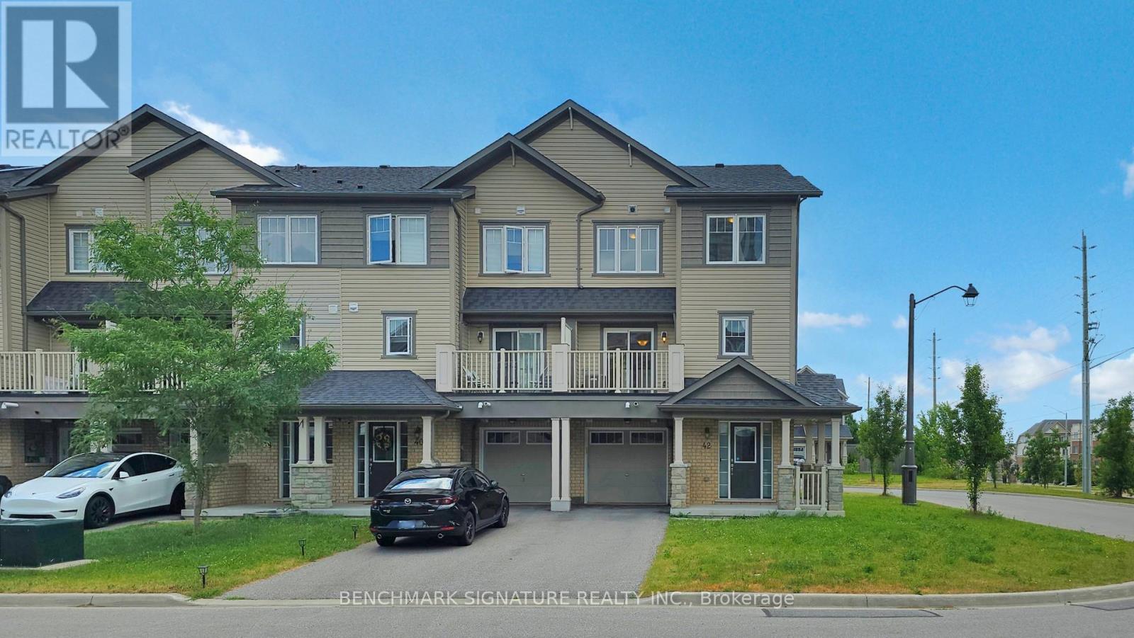 Property at 42 NEARCO CRESCENT image 1