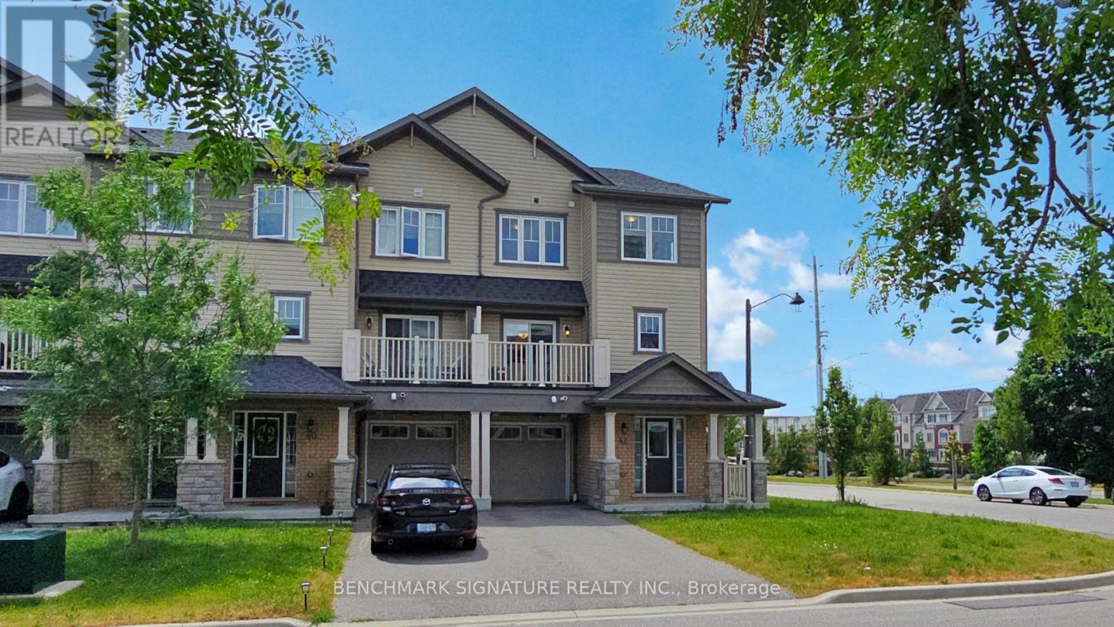 Property at 42 NEARCO CRESCENT image 3
