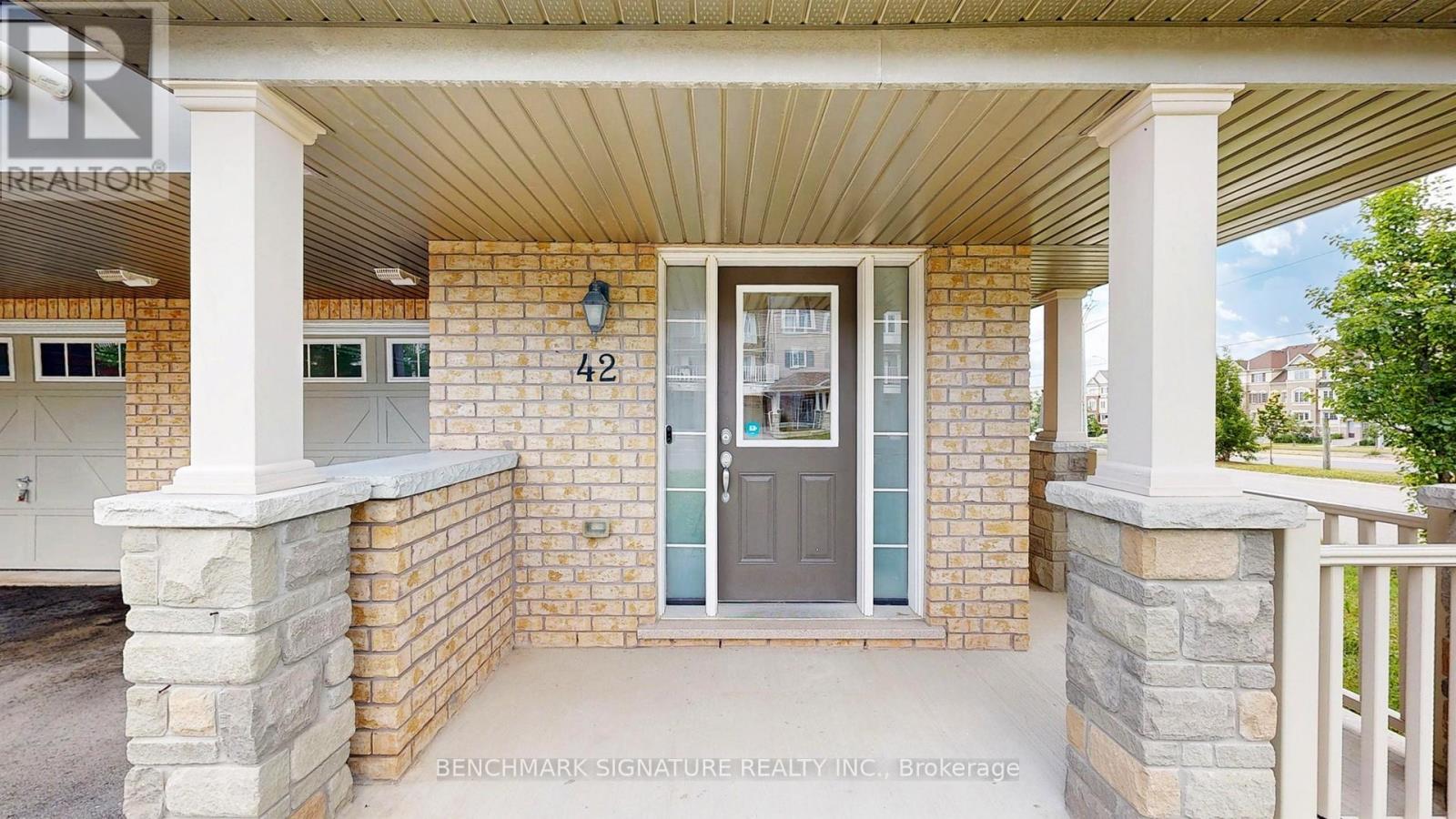 Property at 42 NEARCO CRESCENT image 4