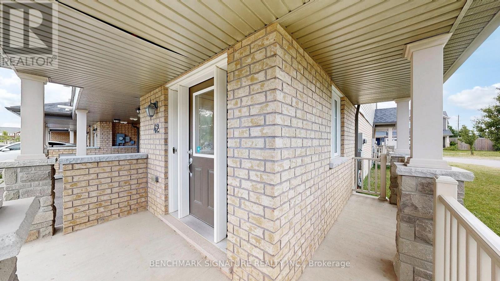 Property at 42 NEARCO CRESCENT image 5