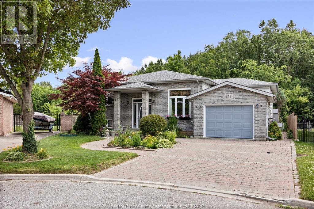 MLS# 25016484: 3658 IRONGATE CIRCLE, Windsor, Canada
