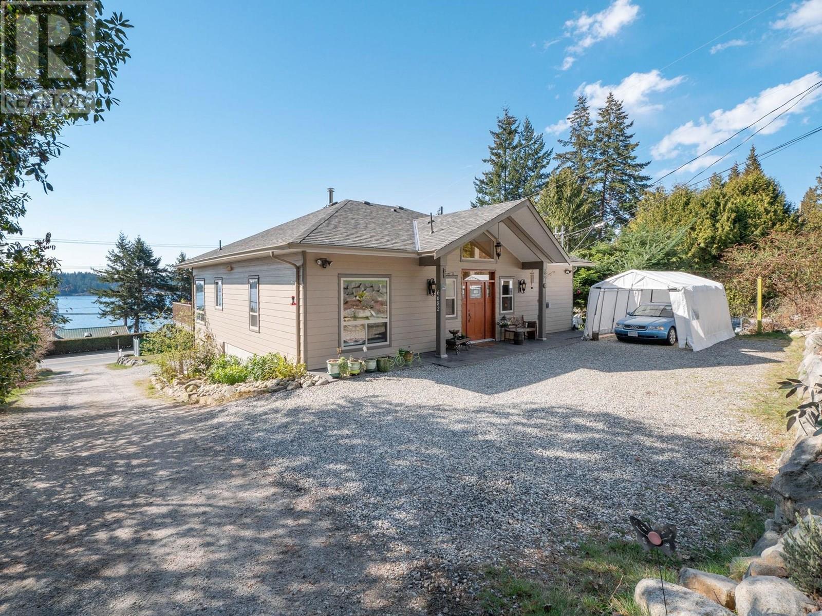 Property at 6682 SUNSHINE COAST HIGHWAY image 4