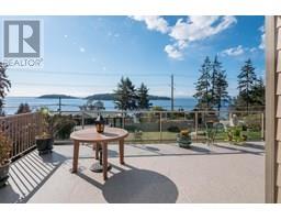 6682 SUNSHINE COAST HIGHWAY, Sechelt, British Columbia