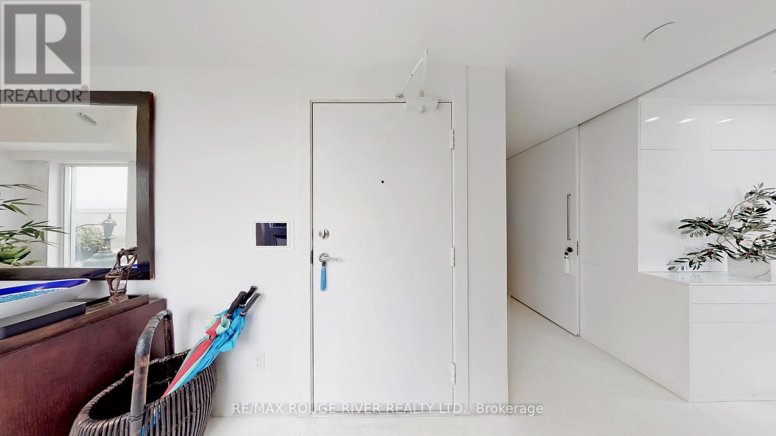 Property at 702 - 701 SHEPPARD AVENUE W image 5