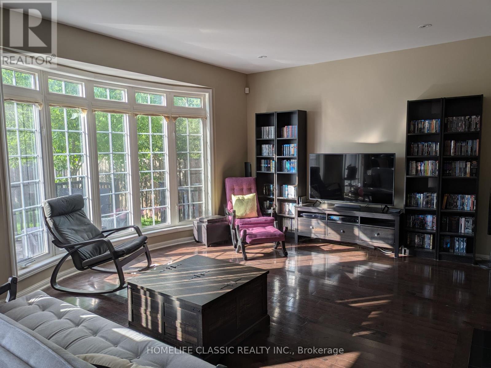 Property at 34 MEANDERING TRAIL image 4