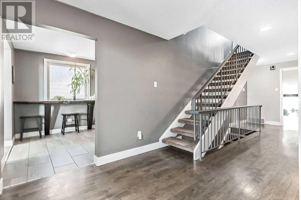 Property at 11 Cedarbrook Way SW image 5