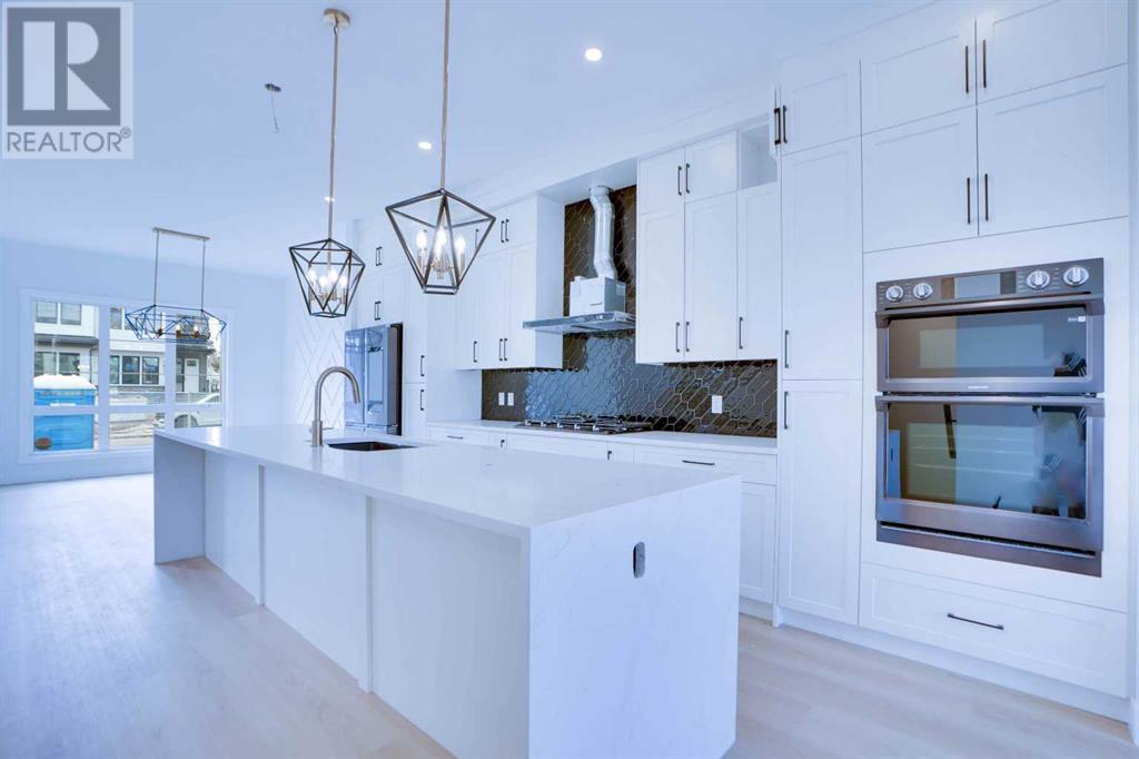 Property at 1420 41 Street SW image 2