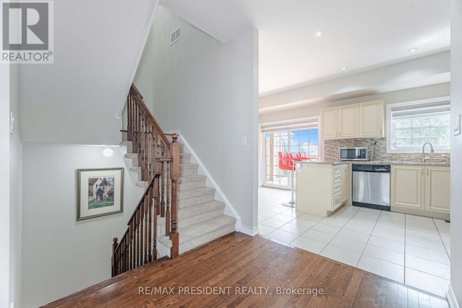 2530 Countryside Drive, Brampton, Ontario  L6R 3T4 - Photo 15 - W12254706