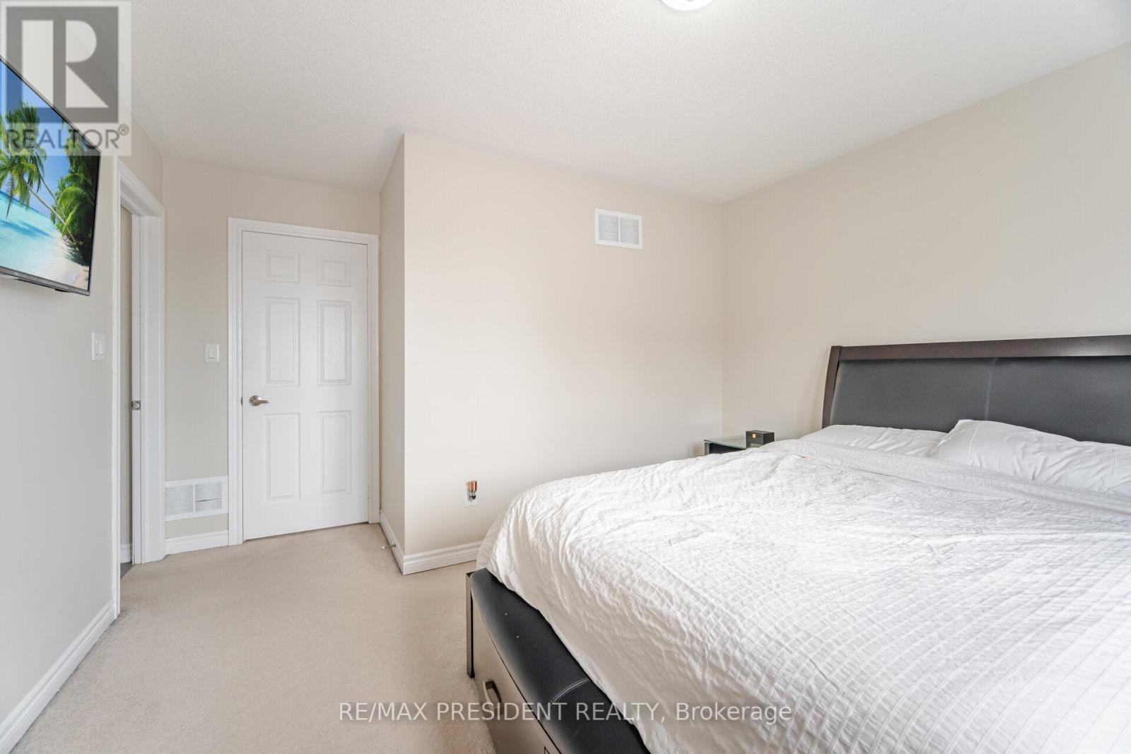 2530 Countryside Drive, Brampton, Ontario  L6R 3T4 - Photo 18 - W12254706