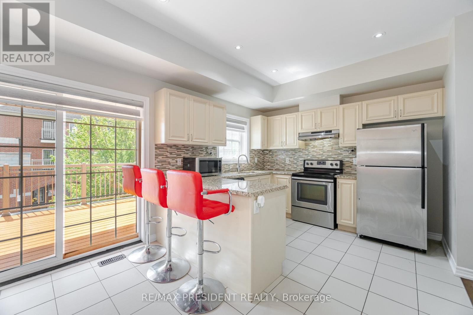 2530 Countryside Drive, Brampton, Ontario  L6R 3T4 - Photo 7 - W12254706