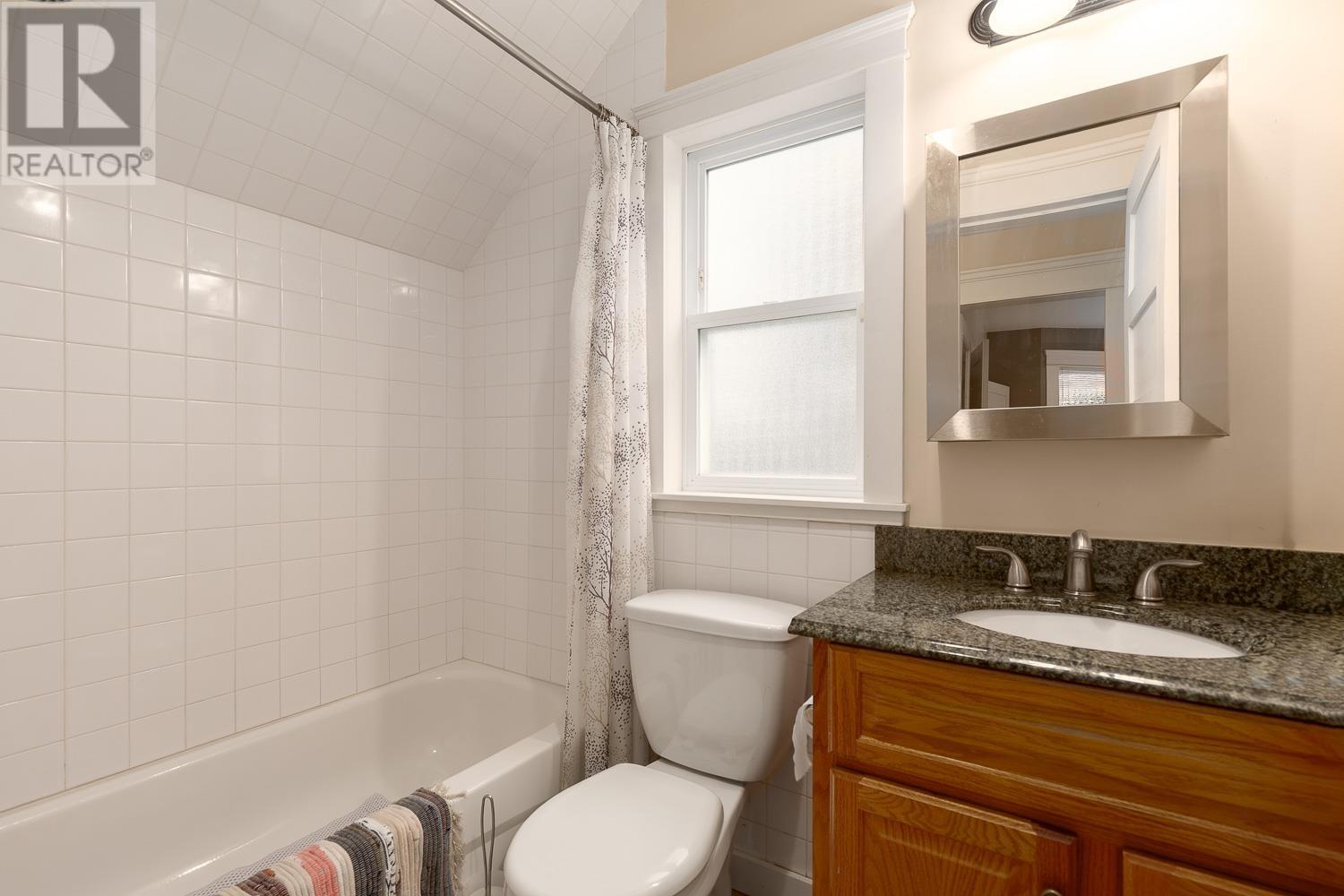 832 Salsbury Drive, Vancouver, British Columbia  V5L 4A2 - Photo 13 - R3021379