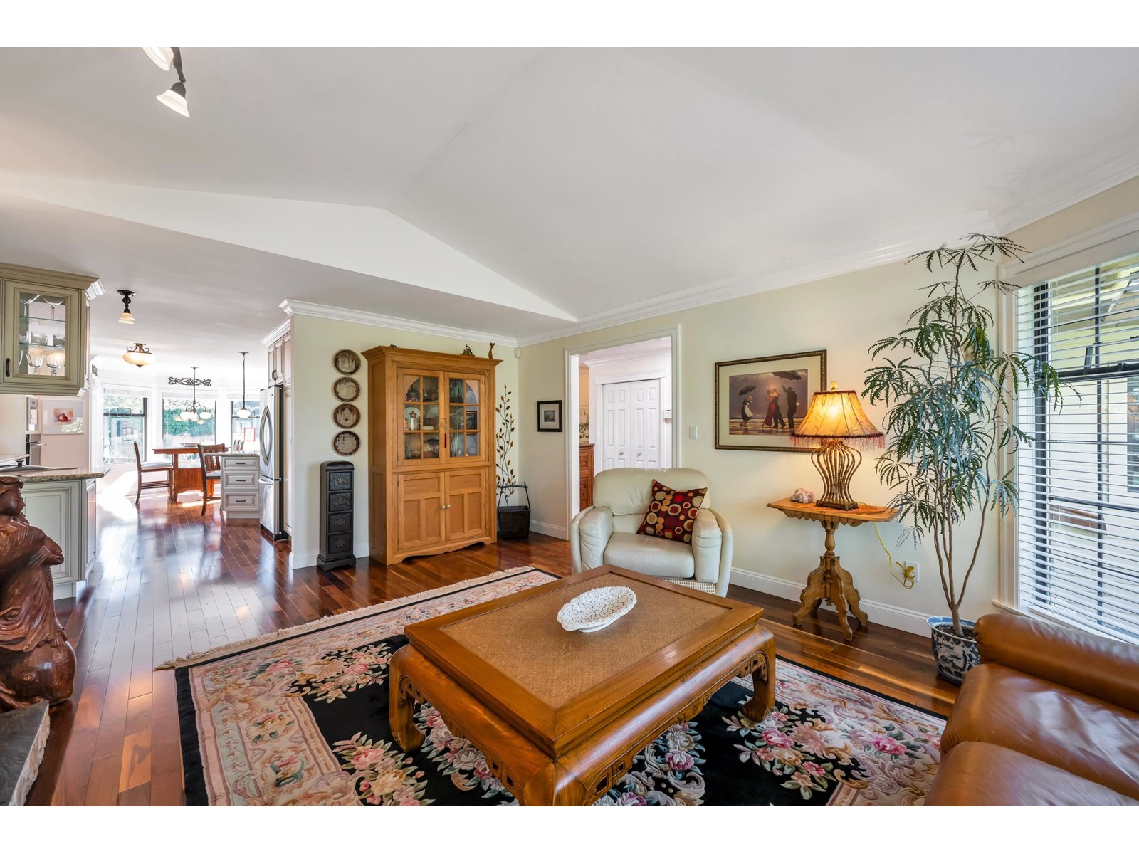 Property at 14994 20A AVENUE image 5